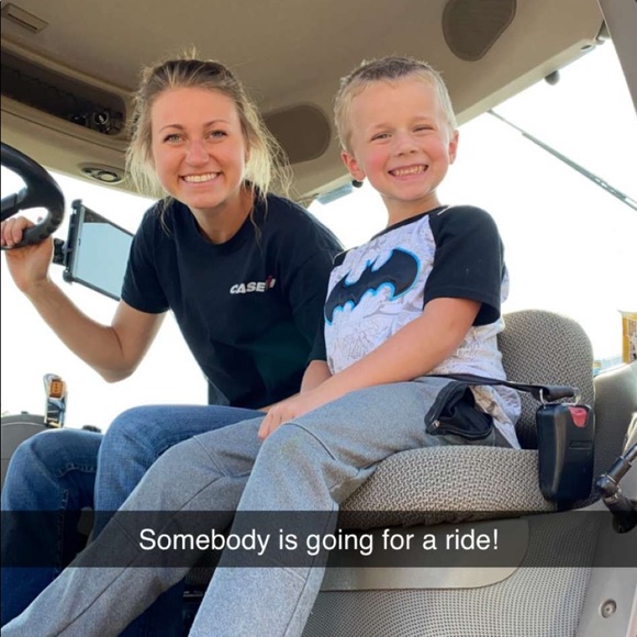 Meet your Posher, Ashley - Picture 3 of 4